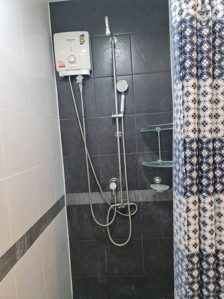 ปล่อยเช่าคอนโด A Space Asoke - Ratchada (เอ สเปซ อโศก - รัชดา) - 1ห้องนอน 1ห้องน้ำ 1ห้องนั่งเล่น - ใกล้ MRT พระราม 9 / เซ็นทรัลพระราม 9 - ขนาดห้อง 35 ตรม. ชั้น 9 ตึก G วิวสระว่ายน้ำ