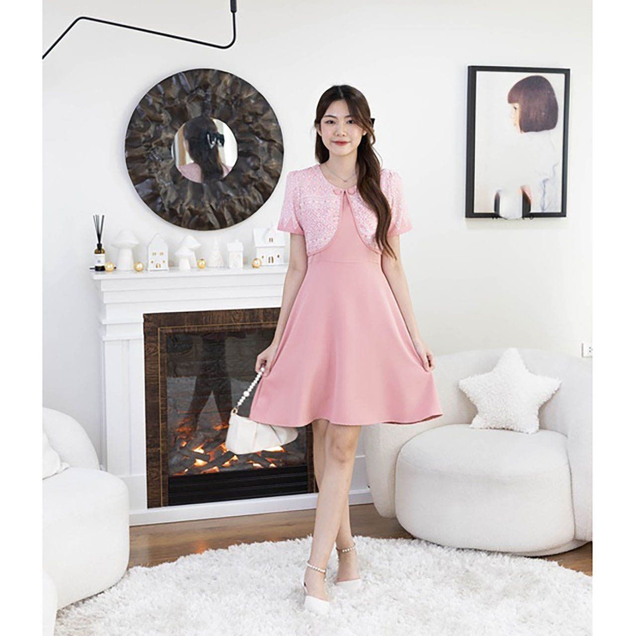 kudapy เดรสสั้นสีส้ม/สีชมพู ทรงบานแต่งเสื้อลายไทย