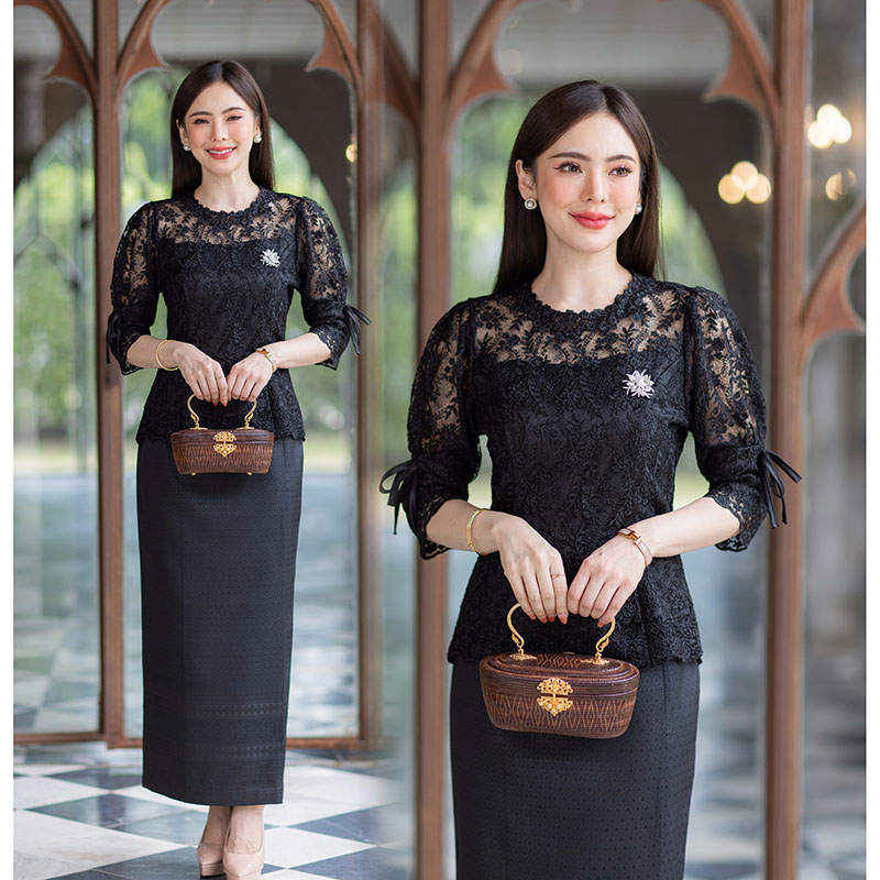 kudapy เสื้อสีดำ/สีทอง/สีม่วง/สีขาว ใช้ผ้าลูกไม้เนื้อนิ่มลวดลายสวยงาม แพทเทิลชุดทรงสวยตามแบบ ช่วงตัวเสื้อตกแต่งระบายทั้งด้านหน้าและด้านหลัง