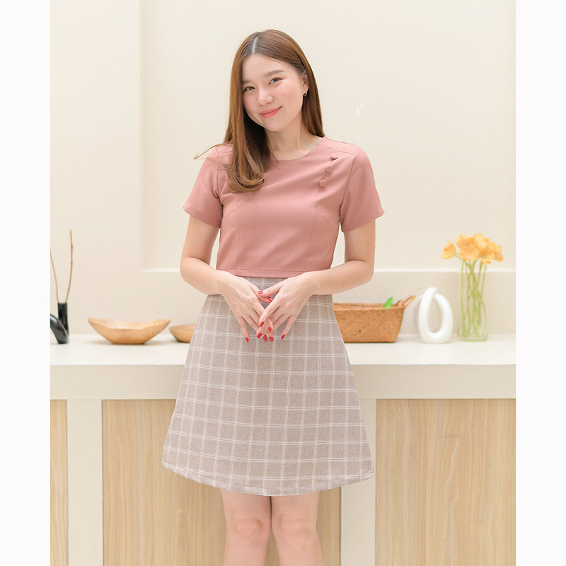 kudapy ชุดเดรสแขนสั้นสีน้ำตาล/สีเทาฟ้า ตัดต่อเย็บคิ้วท์ที่ช่วงบ่า