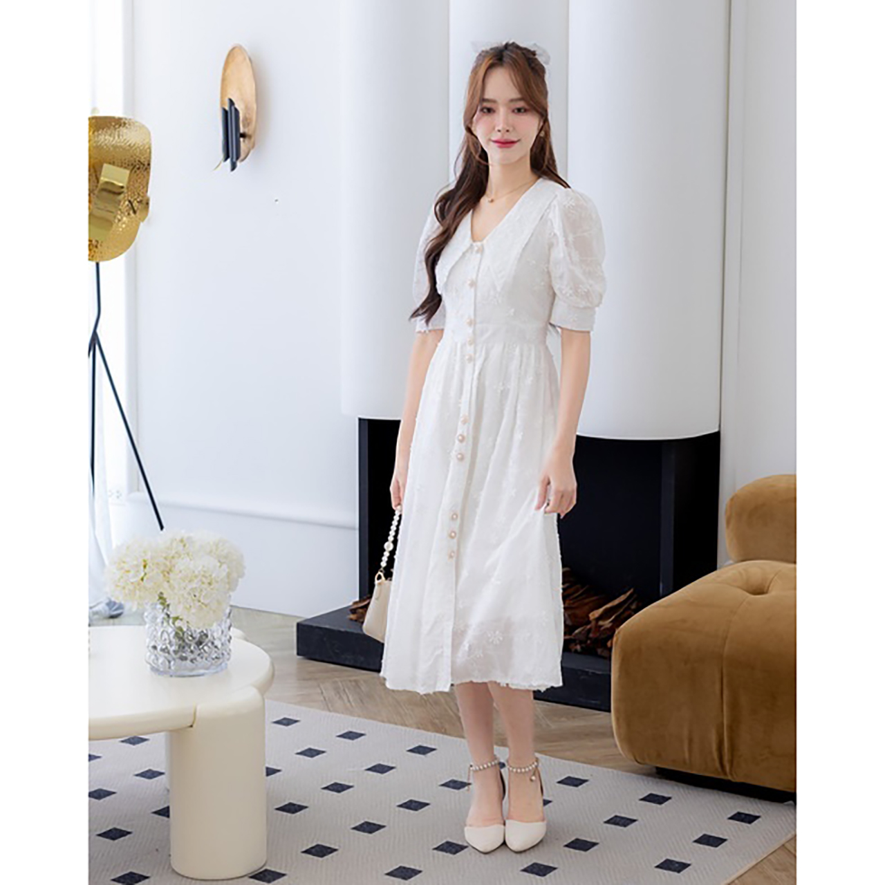 kudapy เดรสยาวสีขาว คอปกดอกลอยแต่งกระดุม