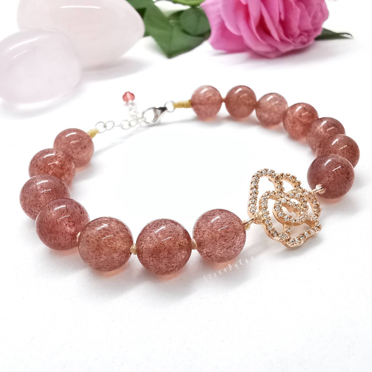 สร้อยข้อมือเงินหินสตอเบอรี่ควอตซ์จี้กุหลาบ Strawberry Quartz