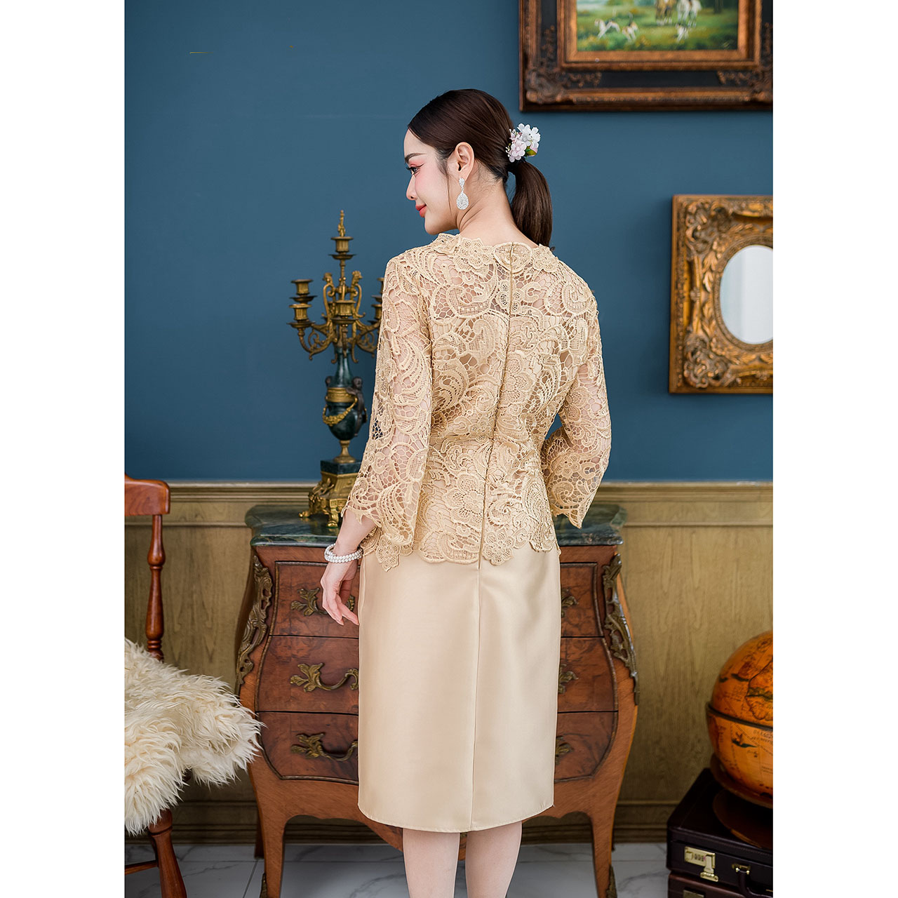 kudapy เดรสสั้นสีทองอ่อน/สีชมพูอ่อน ผ้าไหม รอบคอแต่งลูกไม้ งานสวยมีซับในทั้งชุด แต่งซิปด้านหลัง