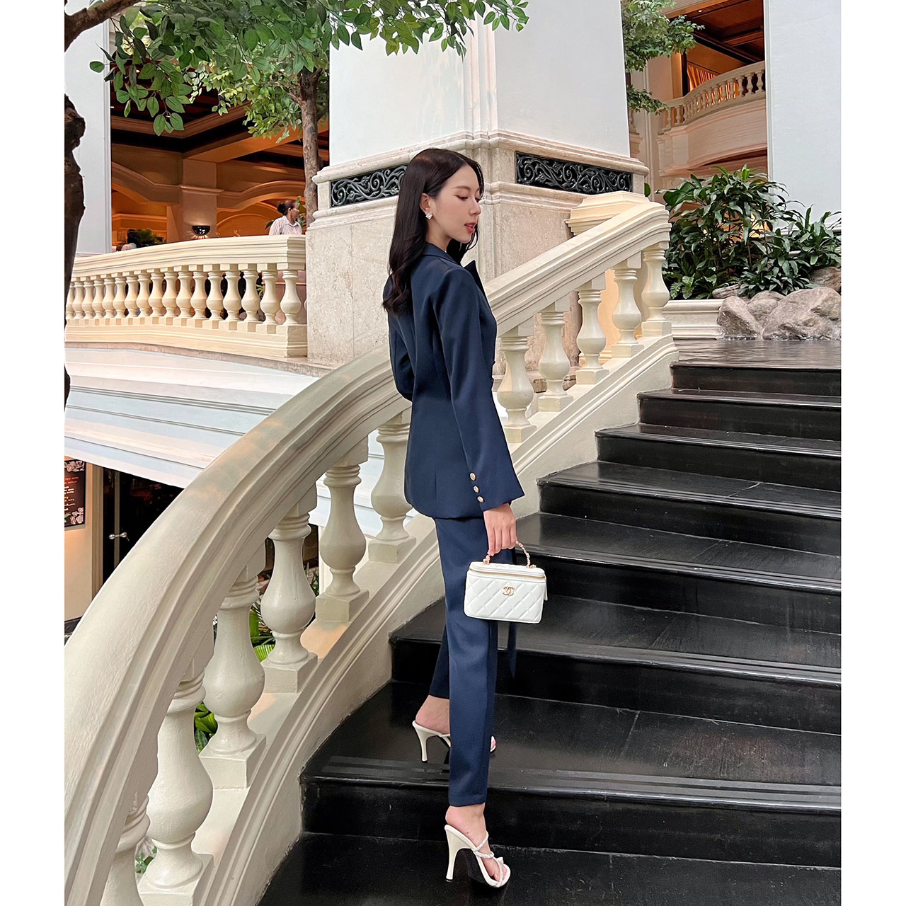 kudapy ชุดเซ็ทเสื้อสูททรงทันสมัย+กางเกง เสื้อแต่งจับจีบเพื่อให้ดูผอมเพรียม ด้านในเสื้อติดแป๊ก2 เม็ด