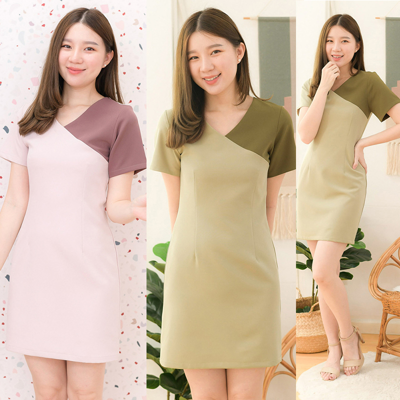 kudapy เดรสสั้นสีมัทฉะ/สีชมพูอ่อน คอวีแขนสั้น ดีไซน์ตัดต่อไหล่ซ้ายเล่นสีตัดกับตัวชุด จับเกล็ดใส่สวยเข้ารูป