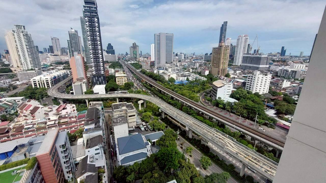 ให้เช่าคอนโด Villa Sathorn (วิลล่า สาทร) โซนพื้นที่ BTS กรุงธน ห้องแบบ 2ห้องนอน / 2ห้องน้ำ / โซนครัวปิด ขนาดห้อง 90 ตรม. ชั้น 17