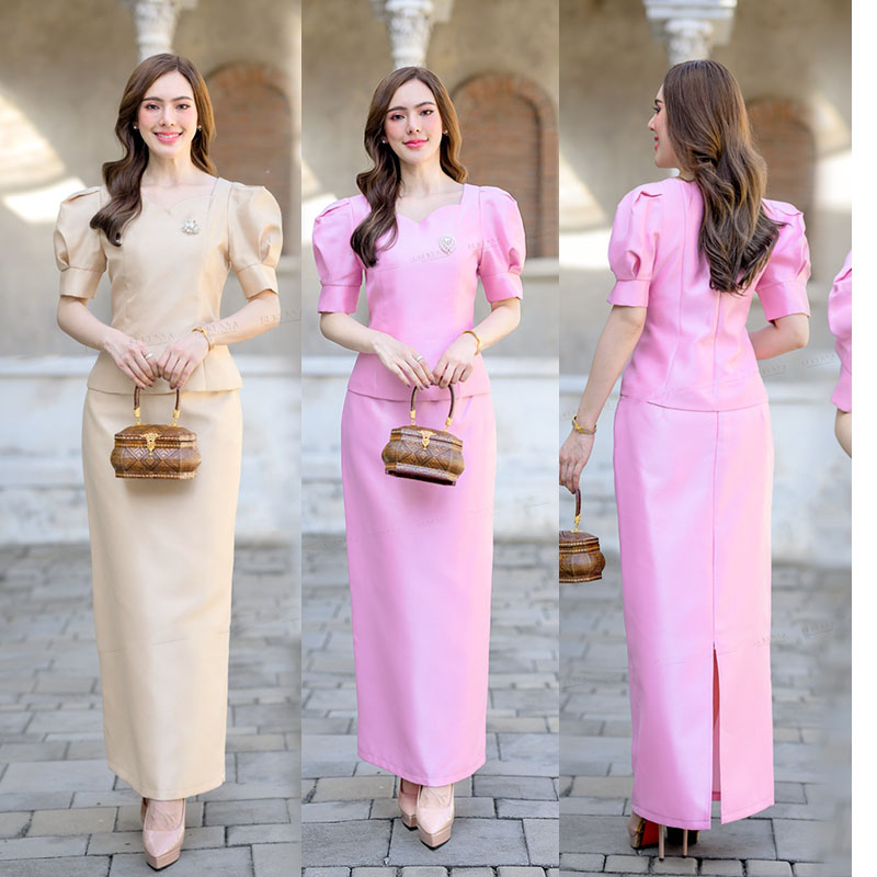 kudapy Set เสื้อ+กระโปรงทรงสอบผ่าหลังสีทอง/สีชมพู งานไหมจิตรลดาสี่เส้น งานผ้าอัดกาวทั้งเสื้อและกระโปรง เสื้อคอหัวใจแขนเจ้าหญิงทรงเข้ารูป
