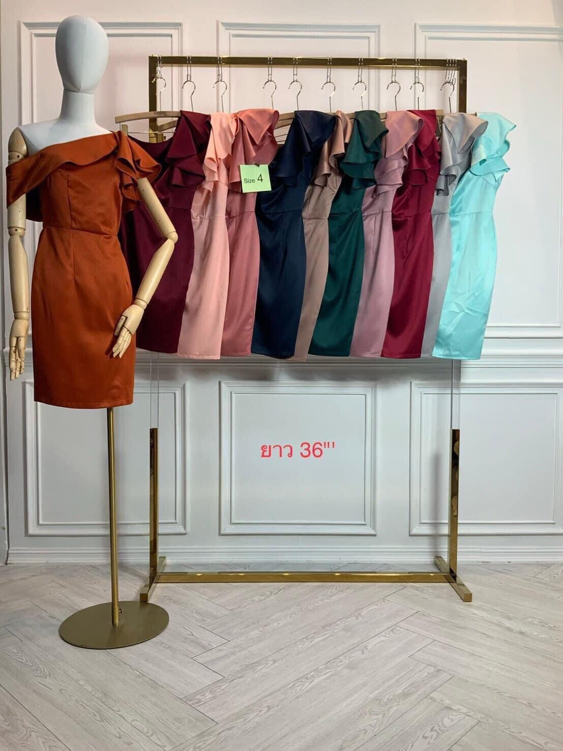 kudapy เดรสสั้นใส่ออกงานไหล่เฉียง แต่งระบายข้าง ผ้าซาร่าไม่ยืดนะคะ กปสั้นพอดีเข่า สีน้ำเงินสด,ชมพู,ฟ้า,กรมท่า,ทอง,เขียวแก่,โอวัลติน,เขียวมิ้นท์ ,แดงเลือดหมู ,ไวน์แดง, เทา,ส้มอิฐ