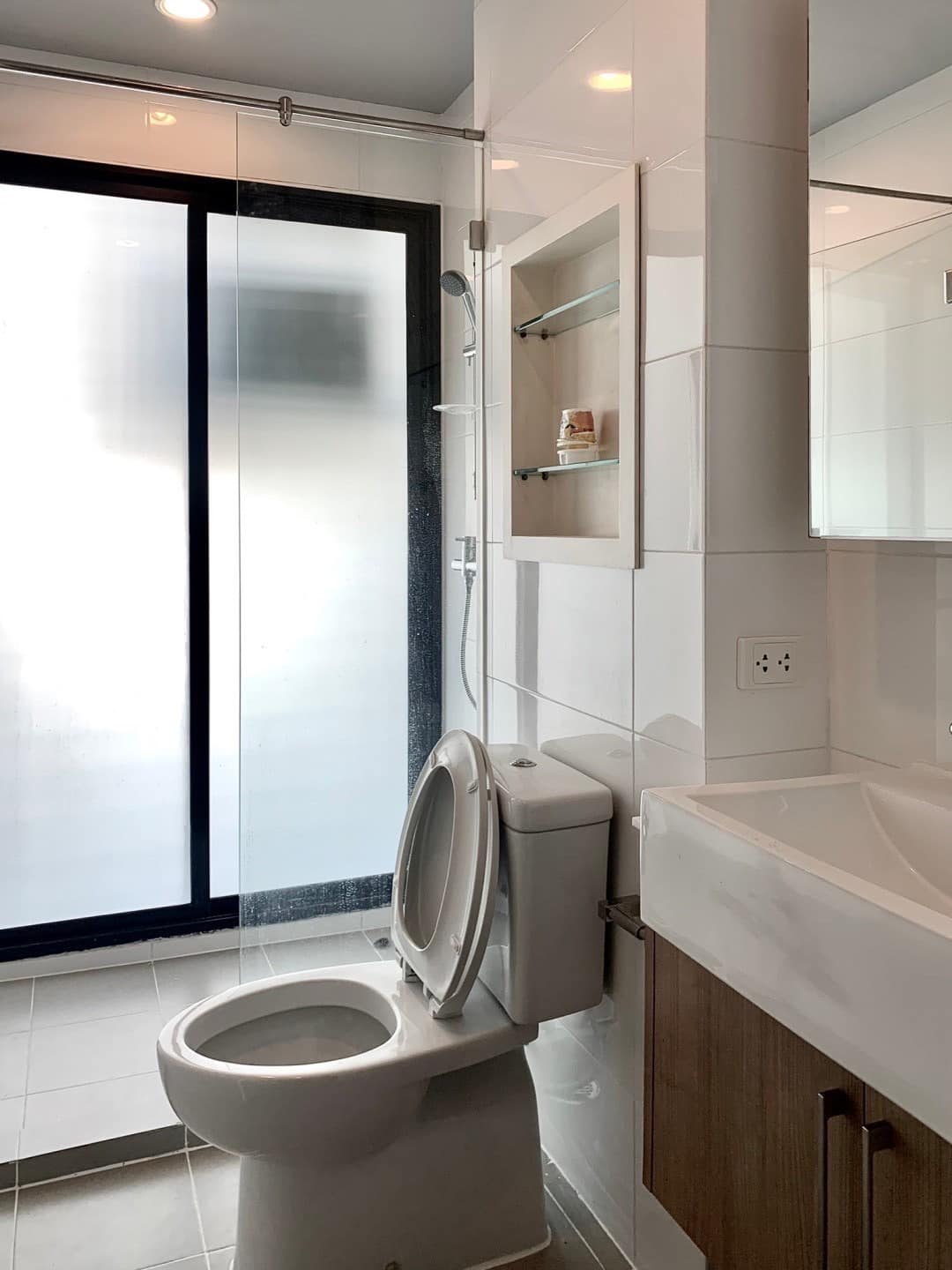 ปล่อยเช่า Blocs 77 (บลอคส์ 77) - โซนพื้นที่ BTS อ่อนนุช 1ห้องนอน 1ห้องน้ำ 1ห้องนั่งเล่น - ขนาดห้อง 31.53 ตรม. ชั้น 16 - ให้เช่า 15,500 ต่อเดือน