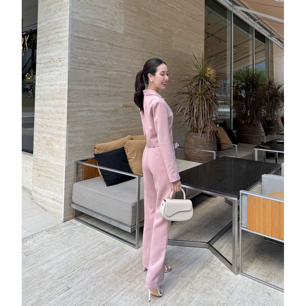 kudapy Sets 3 ชิ้น เสื้อ กางเกง เข็มขัดดอกไม้ เสื้อกระดุมปั้มจริง 2 เม็ด กางเกงตีเกล็ดหน้า ซิปตะขอมีซับในอย่างดี