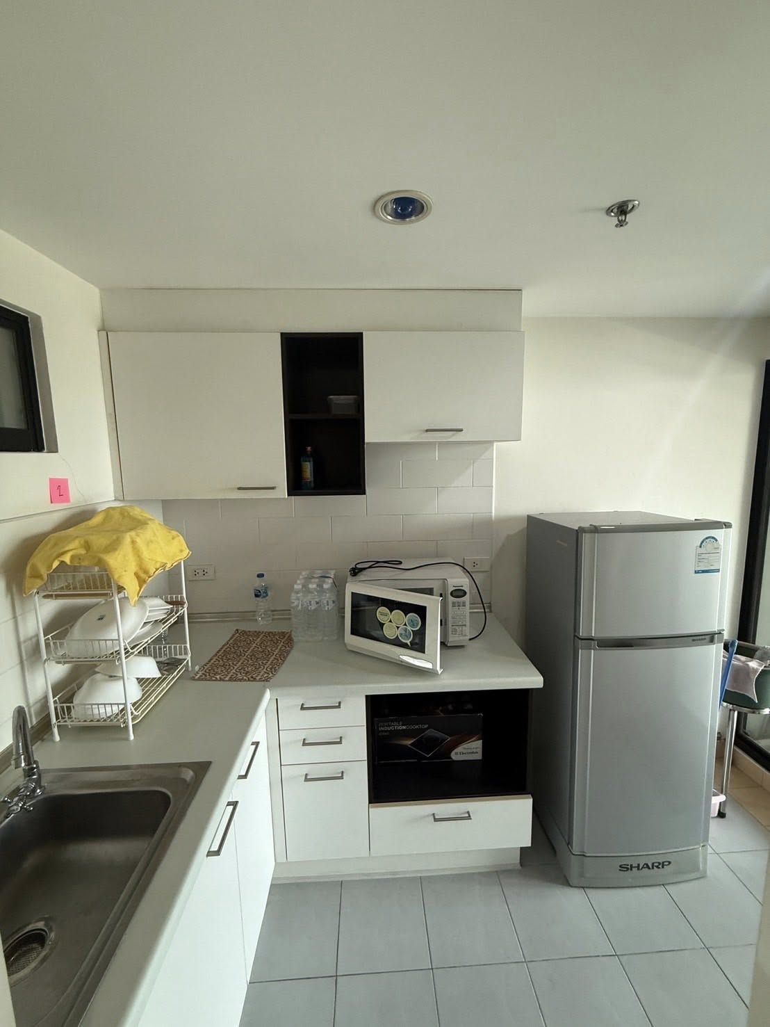 ให้เช่าคอนโด Lumpini Place Narathiwas - Chaopraya (ลุมพินี เพลส นราธิวาส - เจ้าพระยา) High Rise โซนพื้นที่ พระราม3 📍 ห้องแบบ 1ห้องนอน / 1ห้องน้ำ / โซนครัวปิด · ขนาดห้อง 41 ตรม. ชั้น 22