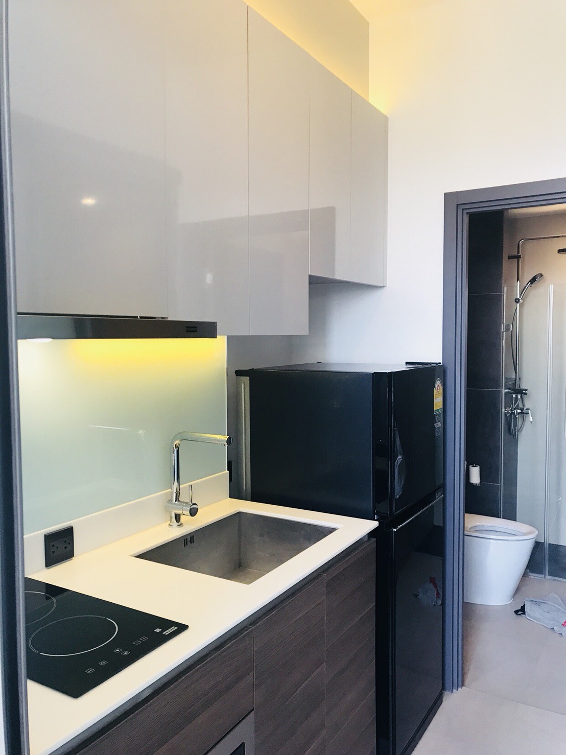 ให้เช่าห้องสวยน่าอยู่ใกล้ MRT สิรินธร มีเครื่องซักผ้า สอบถามแอด Line ID : Smile-easy ที่ Urbano Rajavithi (เออร์บาโน ราชวิถี)