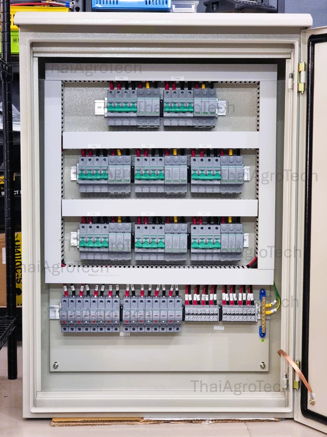 ตู้ดีซีคอมบายเนอร์ 8 สตริงสำหรับระบบโซล่าเซลล์เบรกเกอร์ซํนทรี 1000V DC combiner box 8string Ongrid, Hybrid, Offgrid system (ตู้กระจกสองชั้นกันน้ำแบบมีหลังคา IP45)