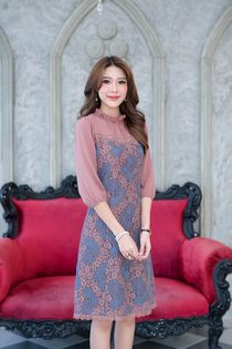 kudapy เดรสสั้นสีดำ/สีน้ำตาล /สีเทาฟ้า ลูกไม้งานสวยน่ารักมากๆ ดีเทลสวยหวาน ดีไซน์สวยใช้ผ้าลูกไม้เนื้อดี คอจับจีบตุ๊กตาน่ารักล้อมด้วยลูกไม้รอบคอ