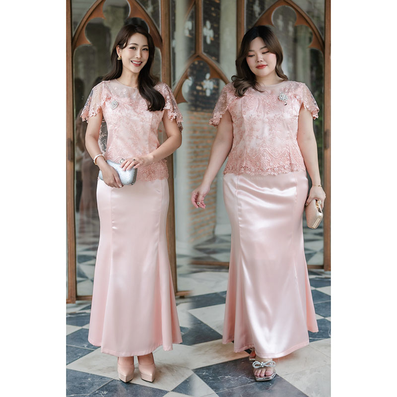 kudapy ชุดเซ็ท เสื้อตกแต่งด้วยผ้าลูกไม้3มิติ ปักเลื่อม แต่งแขนแบบคลุมไหล่ กระโปรงทรงหางปลา กระโปรงซับในผ้าฝ้าย ชุดมีซิปหลัง ใส่สบาย