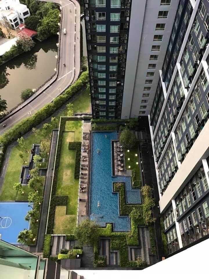 The Base Sukhumvit 77 ให้เช่าห้องน่าอยู่วิวสวยเฟอร์ครบ สอบถามแอด Line ID : Smile-easy