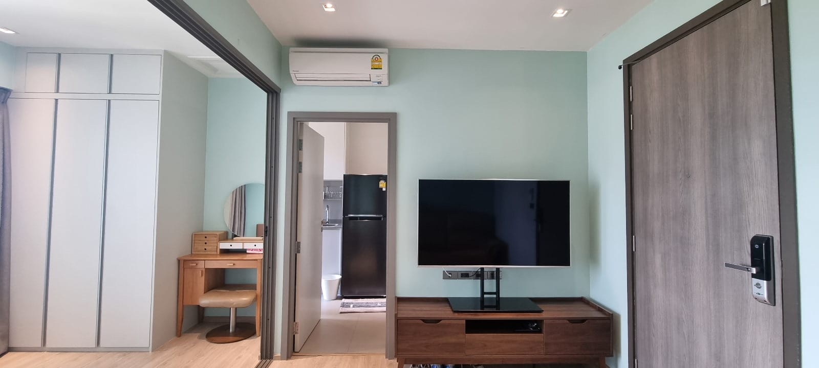 ปล่อยเช่าคอนโด Whizdom Station Ratchada-Thapra (วิสซ์ดอม สเตชั่น รัชดา-ท่าพระ) - 1ห้องนอน 1ห้องน้ำ 1ห้องนั่งเล่น 1ห้องครัว - ใกล้ BTS ตลาดพลู - ขนาดห้อง 32 ตรม. ชั้น 21