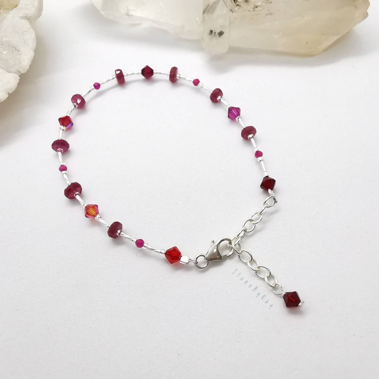 สร้อยข้อมือเงินดีไซน์กับทับทิมเจียรเหลี่ยม(Ruby)