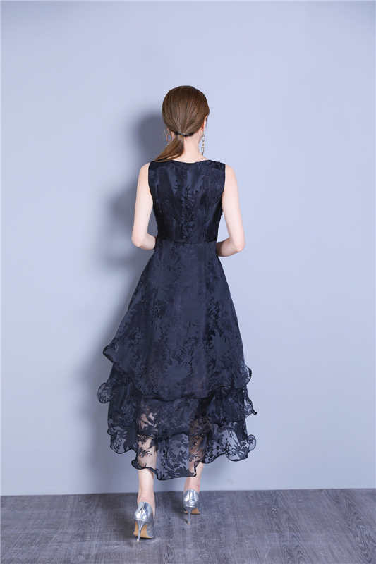 kudapy เดรสหน้าสั้นหลังยาว แขนกุดสีดำ ตัวเดรสกลายดอกไม้ทัั้งชุด กระโปรงorganza