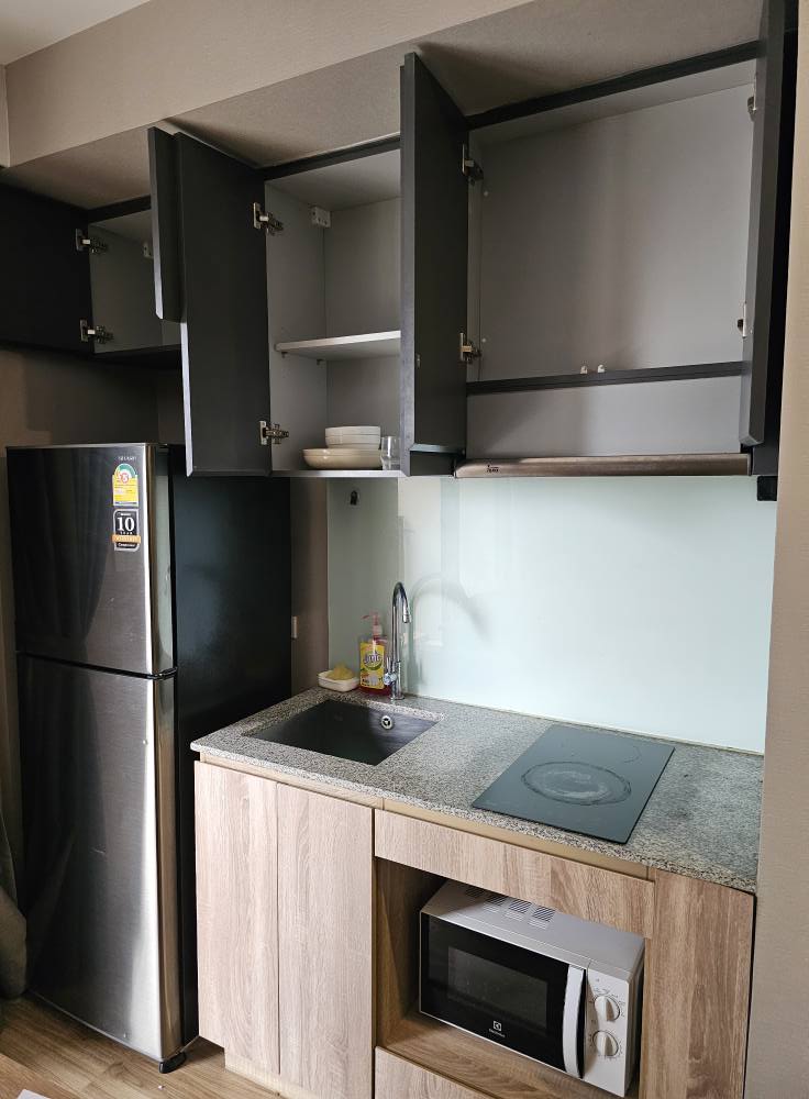 ให้เช่าคอนโด Blossom Condo @ Sathorn - Charoenrat (บลอสซั่ม คอนโด แอท สาทร - เจริญราษฎร์) Low Rise โซนพื้นที่ BTS สุรศักดิ์ ห้องแบบ 1ห้องนอน 1ห้องน้ำ ขนาดห้อง 31 ตรม. ชั้น 5 ตึก C