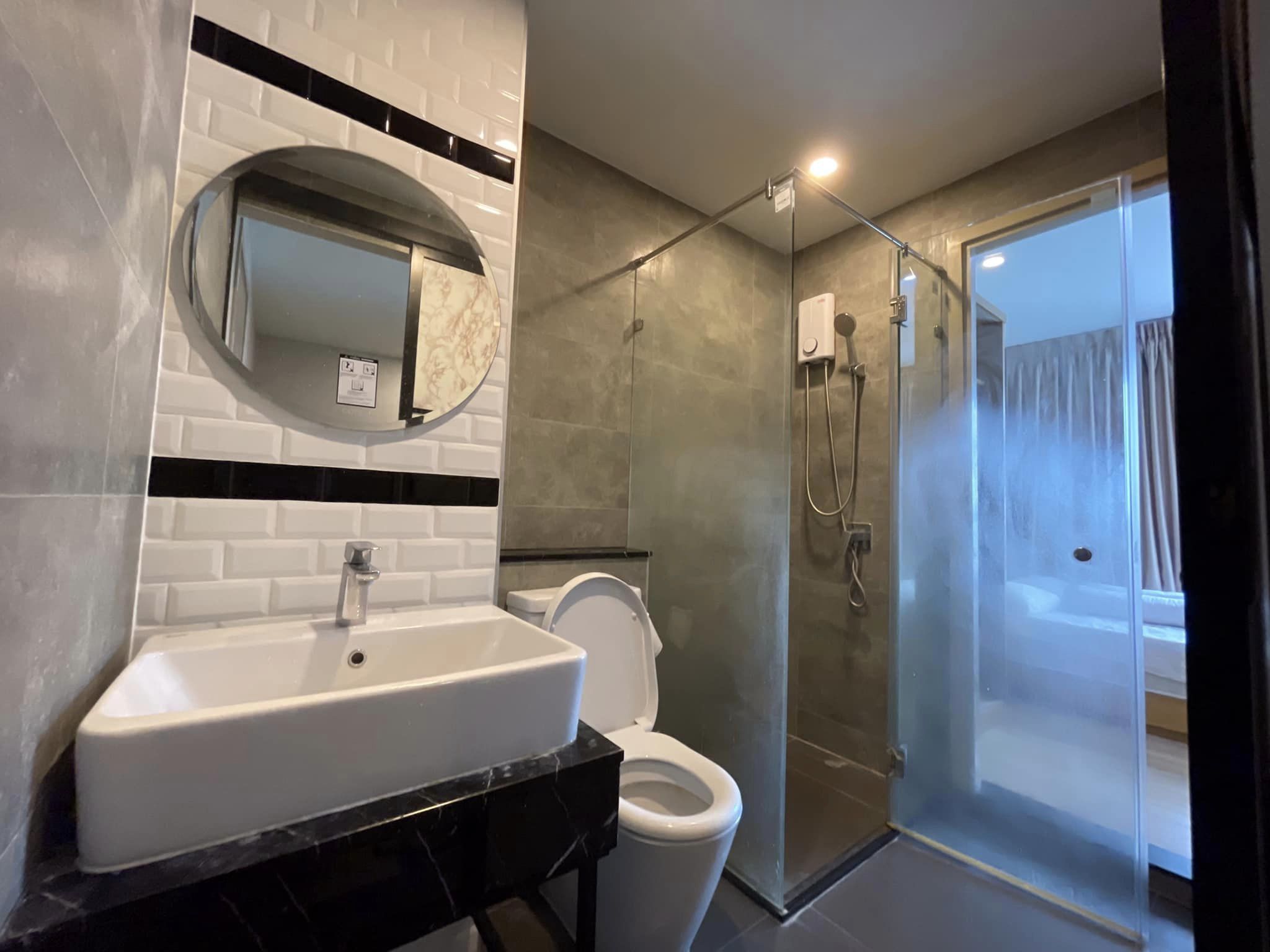 ปล่อยเช่าคอนโด Brix Condominium (บริกซ์ คอนโดมิเนียม) จรัญ64 - ห้องใหม่ 1ห้องนอน 1ห้องน้ำ 1ห้องนั่งเล่น 1ห้องครัว - ใกล้ ติด MRT สิรินธร - ขนาดห้อง 28 ตรม. ชั้น 19