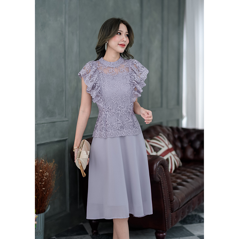 kudapy เดรสสั้นสีเทา/สีชมพู งานลุกไม้ปักผ้าเงา ปักลายแน่น ดีไซน์ช่วงแขนเป็นปีกผีเสื้อคลุมไหล่พอดี