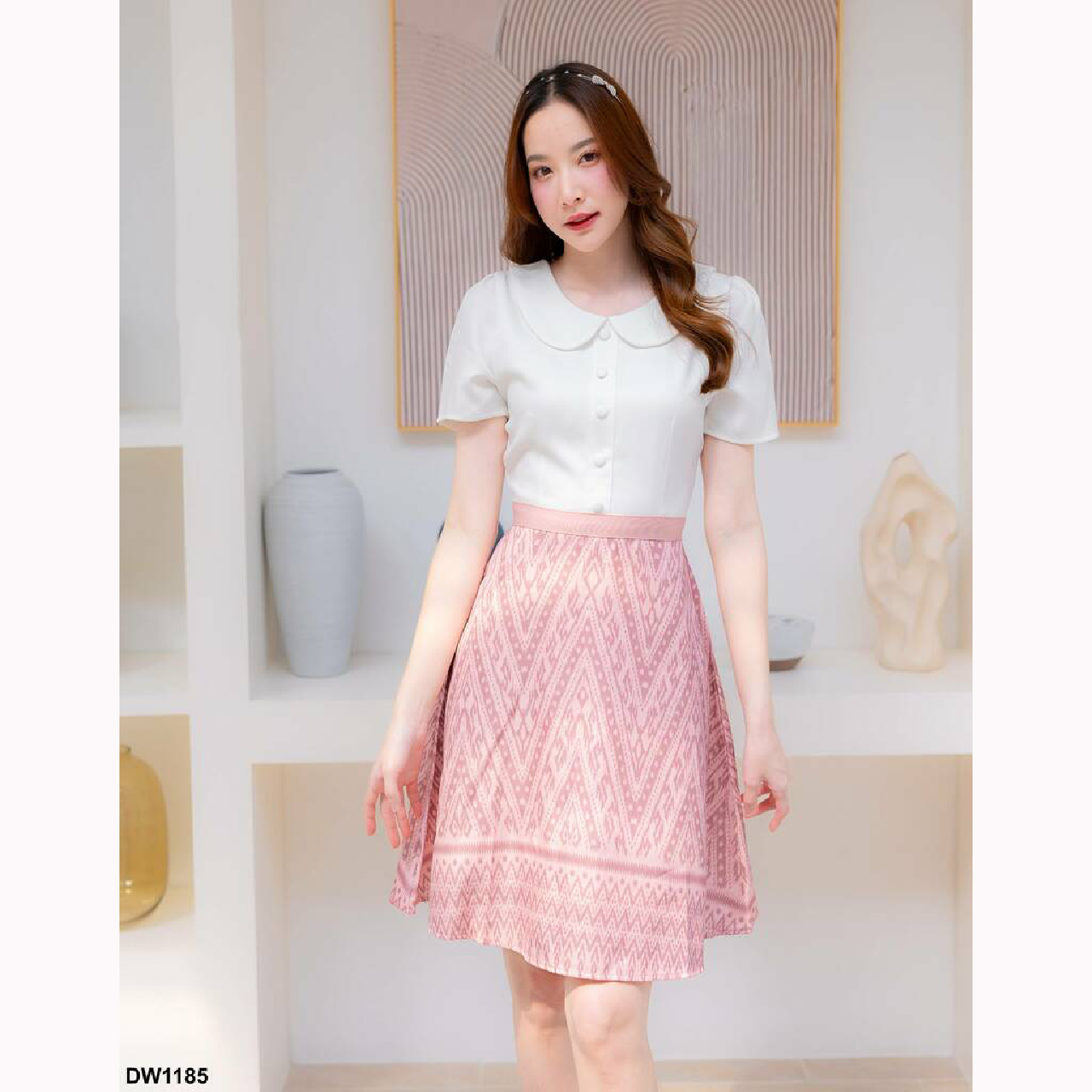 kudapy เดรสั้นสีชมพู/สีแดง/สีน้ำตาล/สีกรม คอปก งานกระดุมหน้า กระโปรงลายไทย งานสวยมากก แต่งขอบเอวใส่แล้วพรางหุ่น