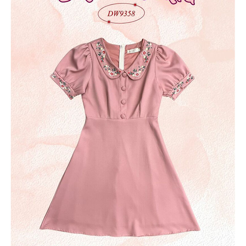 kudapy เดรสสั้นสีเทา,สีเขียว,สีชมพู เดรสทรงบาน คอบัว ปักดอกไม้ งานมีซับใน ซิบหลังอย่างดี