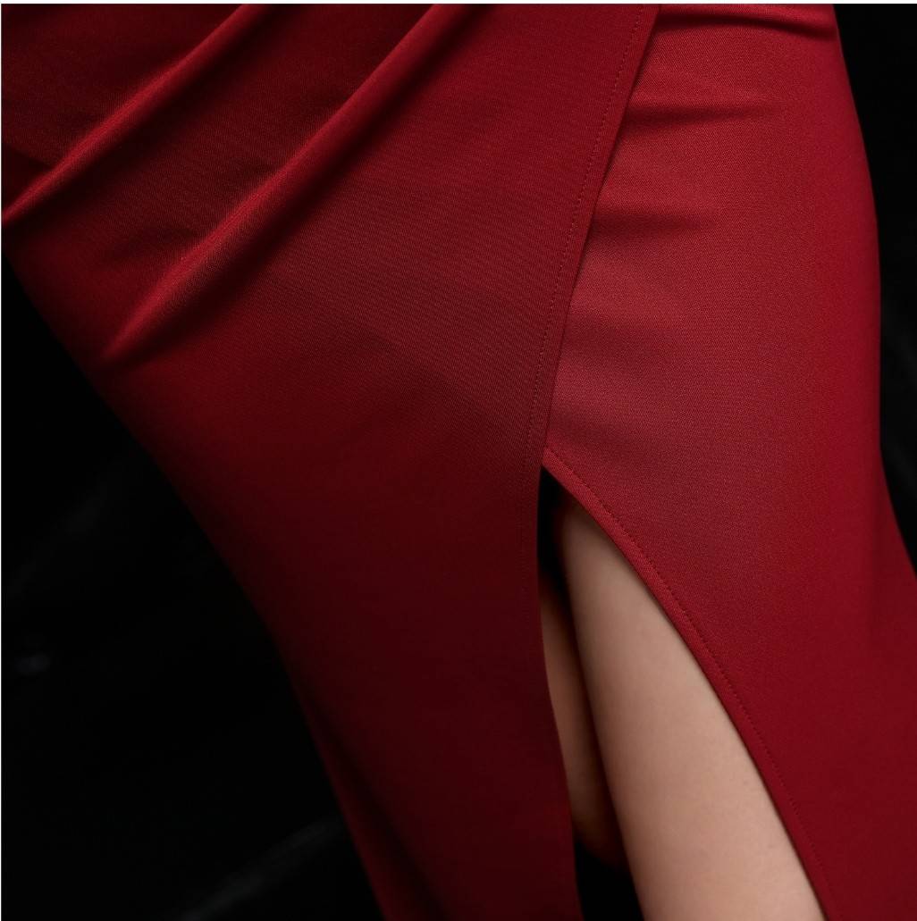 kudapy ชุดราตรียาวสายเดี่ยวเปิดหลัง สีแดง,ขาว,ดำ,ครีมทอง เดรสผ่าข้างจีบเอว ทรงเข้ารูป งานสวยจริงค่ะผ่าข้างตามแบบ