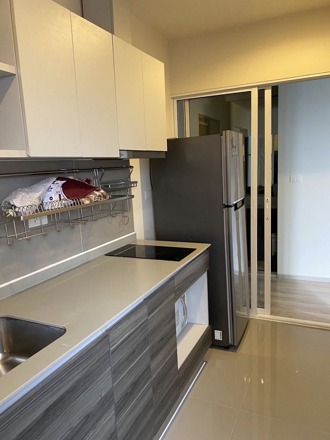 ให้เช่าคอนโด Centric Ratchada-Huai Khwang (เซ็นทริค รัชดา-ห้วยขวาง) High Rise โซนพื้นที่ MRT ห้วยขวาง ห้องแบบ 2ห้องนอน 1ห้องน้ำ ขนาดห้อง 50 ตรม. ชั้น 12A