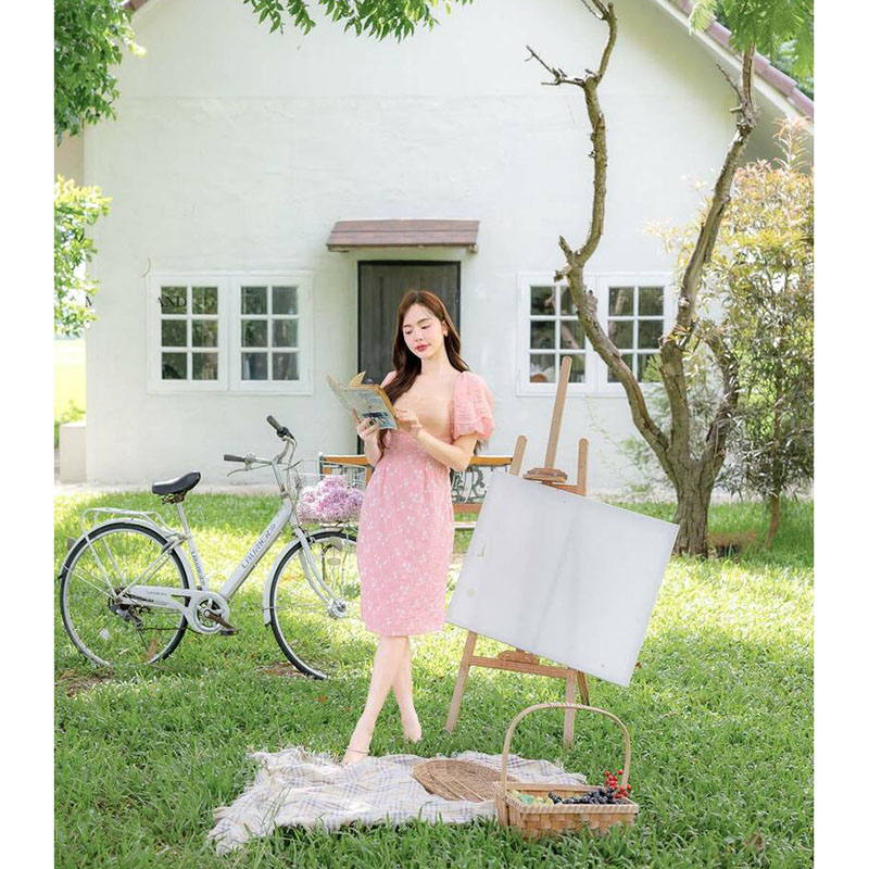 kudapy เดรสสั้นสีขาว สีชมพู ผ้าลายลูกไม้แต่งแขนตุ๊กตา ใส่เที่ยว ออกงานสวยดูดี