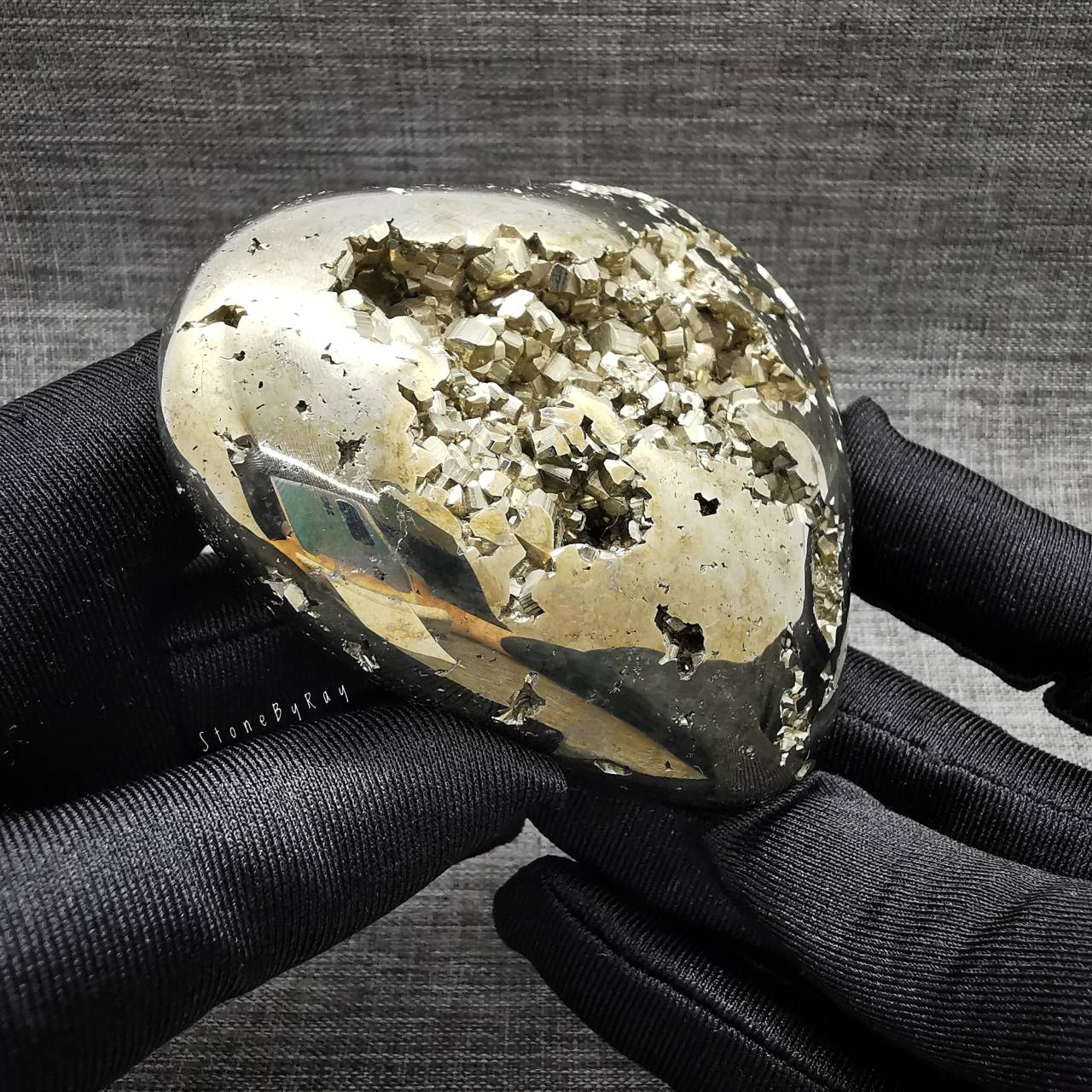 ไพไรต์เปรูเจียรรูปหัวใจ Pyrite