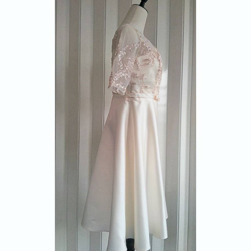 kudapy เดรสสั้นสีครีม ออกงาน เสื้อผ้าโปร่งตกแต่งริบบิ้นซาติน กระโปรงทรงสวิงผ้าซาติน แขนสั้น สวยหรู