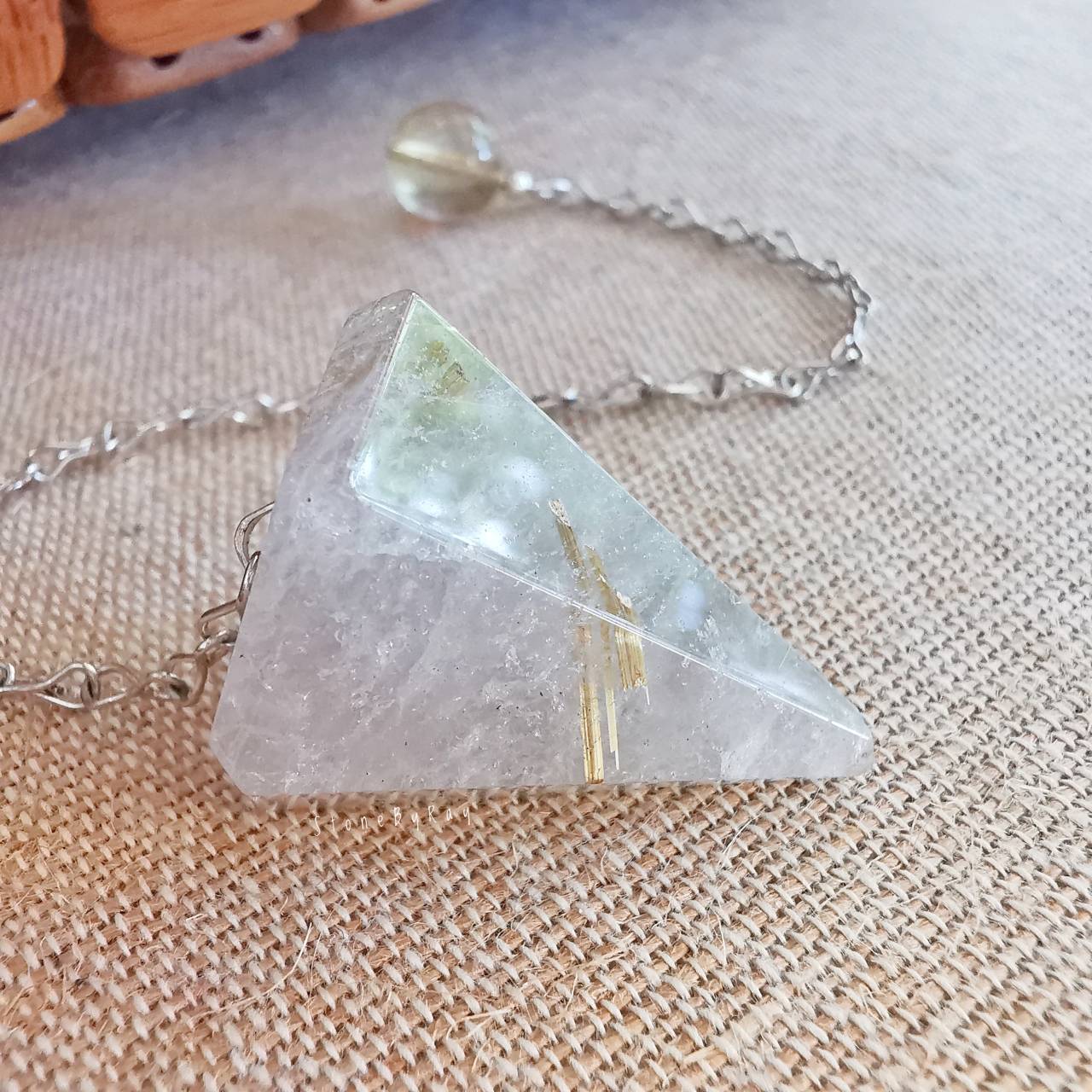 เพนดูลั่มหินไหมทอง Rutilated Quartz