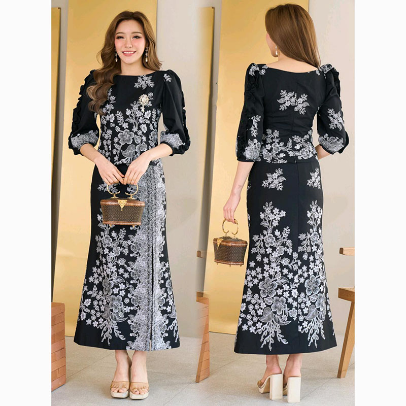 kudapy ชุดกระโปรงลายปาเต๊ะสีดำ/สีน้ำเงิน ผ้าคอนตอนพิมพ์ลายปาเต๊ะ สวยงาม รีดอัดกาวทั้งชุด ผ้าไม่บาง อยู่ทรง รีดกาวทั้งชุด