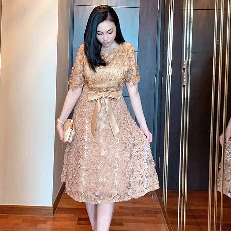 kudapy ชุดเดรสสั้นออกงานสีไวนืแดง/สีน้ำตาลทอง ปักดิ้นทองเลื่อมตามแบบ งานปักผ้าลายดอกไม้ 3D