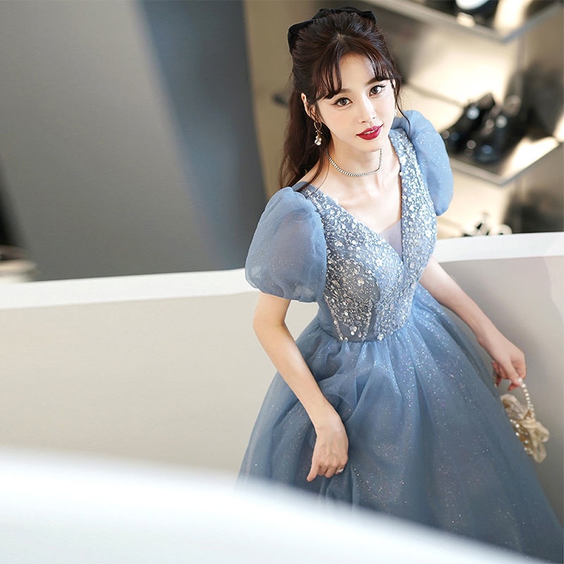 kudapy (พรีออเดอร์ 15-30 วัน) ชุดราตรีไปงาน ชุดราตรียาวสีฟ้าคราม /สีเทา เดรสราตรียาวคอวี แขนตุ้กตา ประดับมุกด้านหน้าอก เก็บเอวเข้ารูป ทรงบาน ผ้าซาติน+ผ้าซีทรูตาข่าย งานสวยมาก