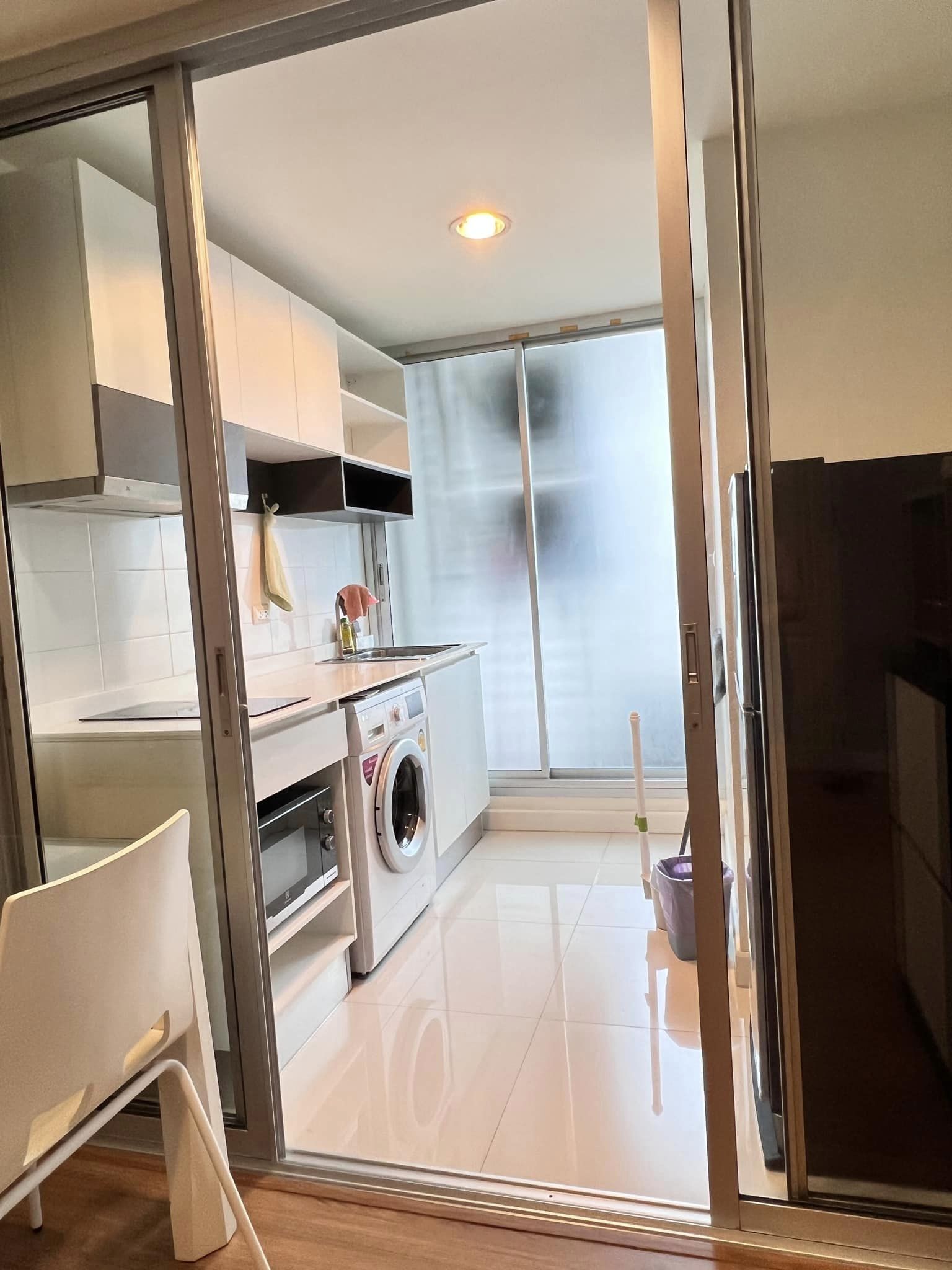 ปล่อยเช่าคอนโด The Kris 7 Ratchada 17 (เดอะ คริส 7 รัชดา 17) - 1ห้องนอน 1ห้องน้ำ 1ห้องนั่งเล่น 1ห้องครัว - ใกล้ MRT สุทธิสาร - ขนาดห้อง 32 ตรม. ชั้น 7