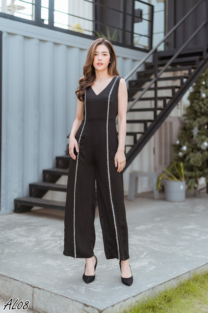kudapy จั้มสูทสีดำขายาว จั้มขายาวแขนกุดปักเลื่อมสวยดูดี