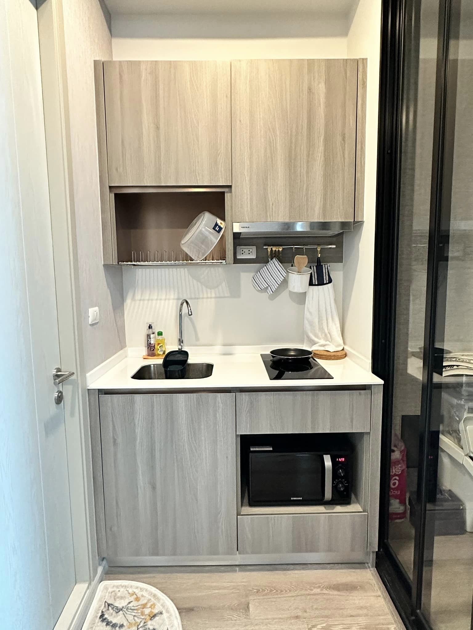 (ไนท์บริดจ์ ไพร์ม รัชโยธิน) High Rise โซนพื้นที่ BTS พหลโยธิน24 ให้เช่าห้องแบบ 1ห้องนอน 1 ห้องอเนกประสงค์ 1ห้องน้ำ ขนาดห้อง 31 ตรม. ชั้น 16