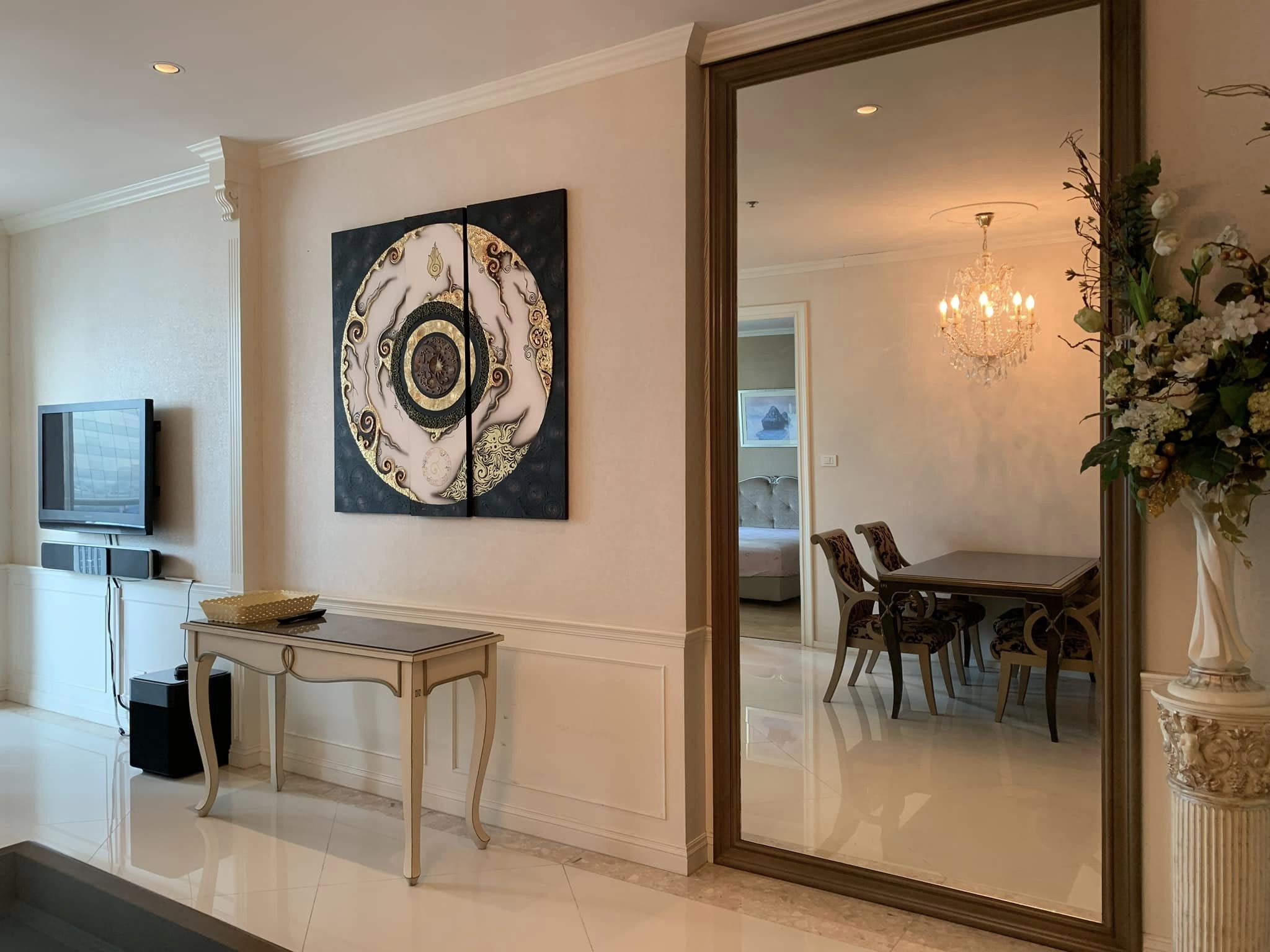 ปล่อยเช่าคอนโด The Empire Place (ดิ เอ็มไพร์ เพลซ) สาทร - ห้องสวยวิวสวยน่าอยู่เฟอร์เครื่องใช้ไฟฟ้าครบครั้น - การเดินทาง: ใกล้ BTS ช่องนนทรี