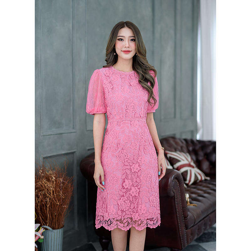 kudapy เดรสสั้นสีขาวซับครีม/สีชมพูสด ลูกไม้ถัก งานผ้าลูกไม้คัดเกรดผ้รุ่นนี้ทอลายแน่น ลายดอกชัดเราใช้ผ้าคัดเกรดสวยมาก