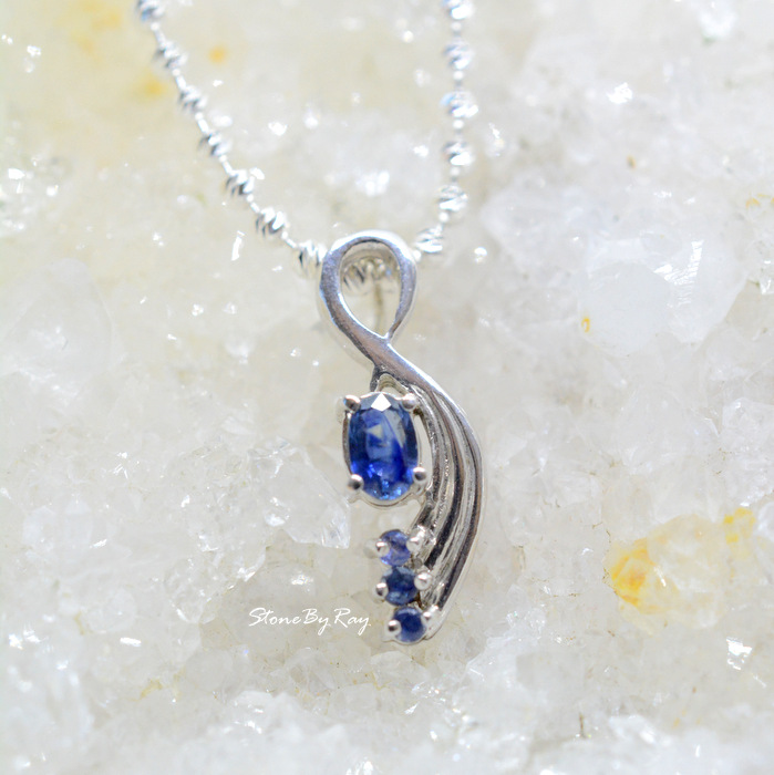 สร้อยคอเงินจี้พลอยไพลิน(Sapphire)