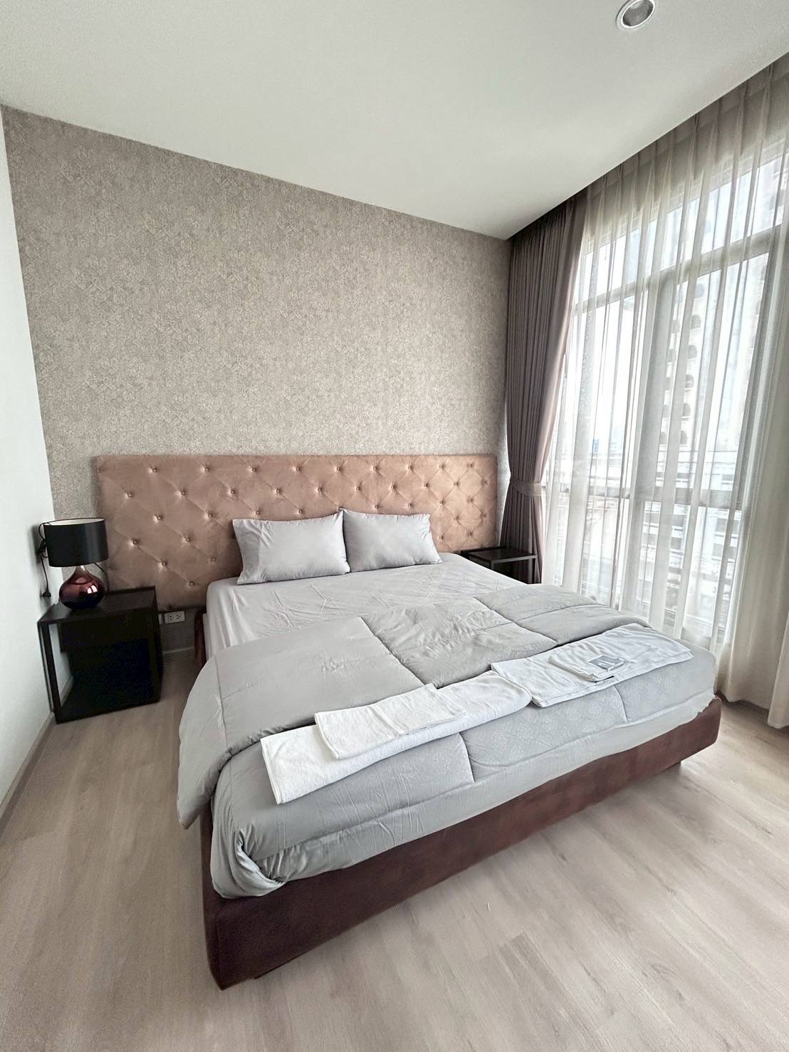 (เดอะ แคปปิตอล เอกมัย-ทอหล่อ) High Rise โซนพื้นที่ BTS ทองหล่อ MRT เพชรบุรี ให้เช่ายกชั้นห้องแบบ 4ห้องนอน 4ห้องน้ำ เป็นเจ้าของชั้น6ทั้งชั้น