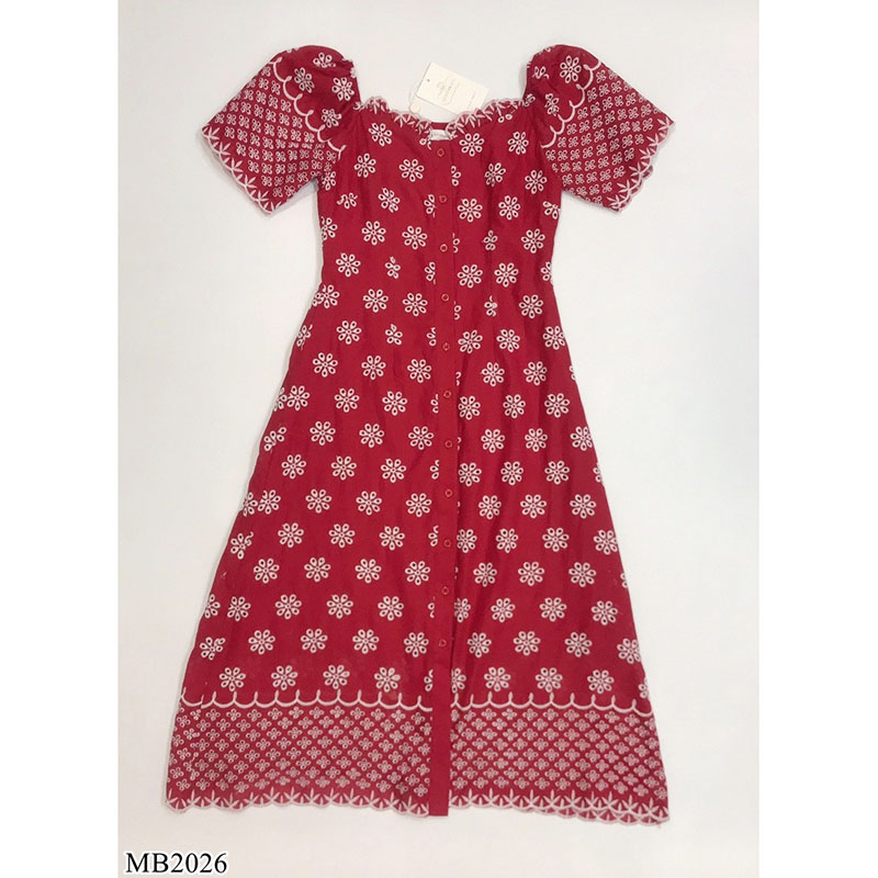 kudapy เดรสยาวสีแดง อกระบายกระดุมหน้ายาวลายดอกไม้