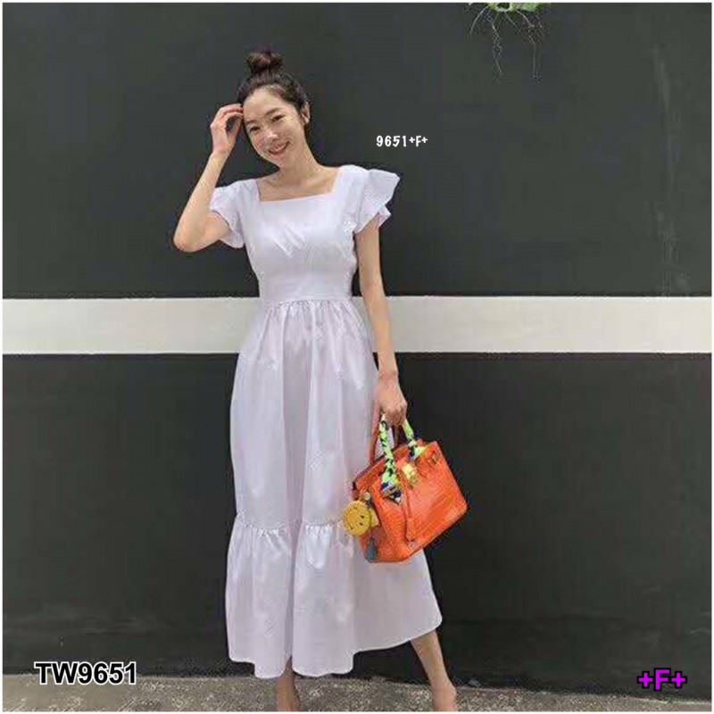 kudapy เดรสคอเหลี่ยมแขนระบาย ผ้าโฟร์เวย์สีขาว ชายเดรสปล่อยสวิง ด้านหลังแต่งผูกโบว์