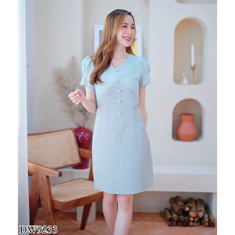 kudapy เดรสสั้นสีเขียว/สีชมพู/สีดำ สก๊อตคอวีแต่งกระดุม