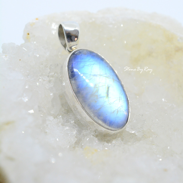 จี้เงินหินเรนโบว์มูนสโตน(Rainbow Moonstone)