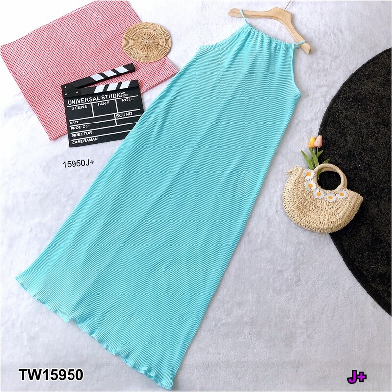 kudapy ดรสยาวสายเดี่ยวสีชมพู ฟ้า กรมท่า ( ปรับสายได้ ) เนื้อผ้าอัดพลีท ยาวมากและขยายได้ใหญ่มากแม่ เหมาะกับสาวๆทุกไซส์เลยจ้า