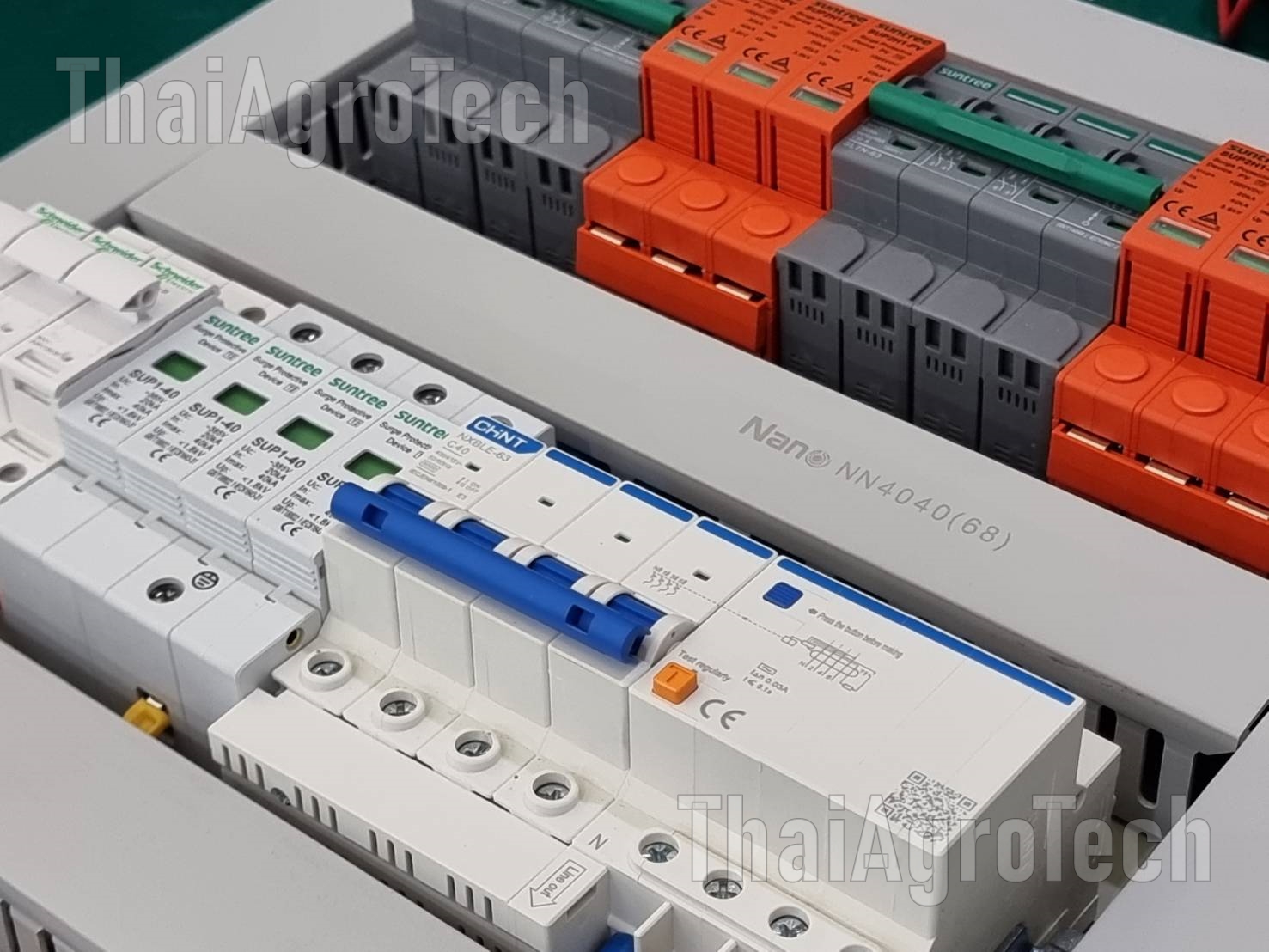 ตู้คอมบายเนอร์ AC-DC combiner box 2string DC 1000V 3phase (RCBO) สำหรับระบบโซล่าเซลล์ ขนาดติดตั้ง 10-20กิโลวัตต์ พร้อมช่องสำหรับกันย้อน
